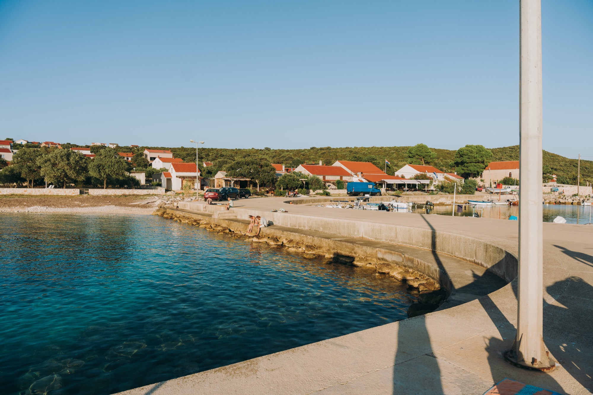 Boat landing in Premuda harbour